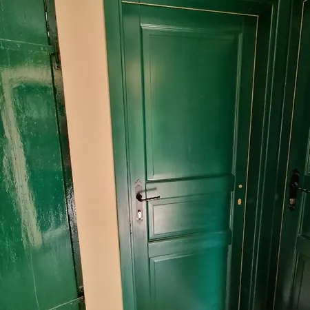 Rosalie Apartment Split