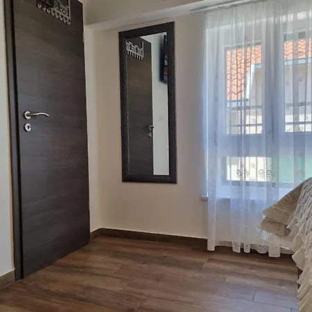 Rosalie Apartment *